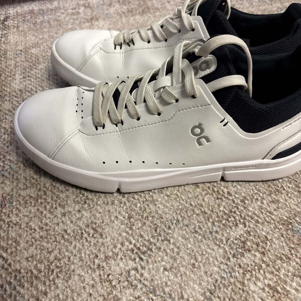 On The Roger Advantage Athletic Shoes Women's‎ Sz 9 White Midnight